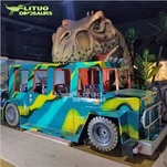 Dinosaur Kepala Lampirkan Peralatan Jeep